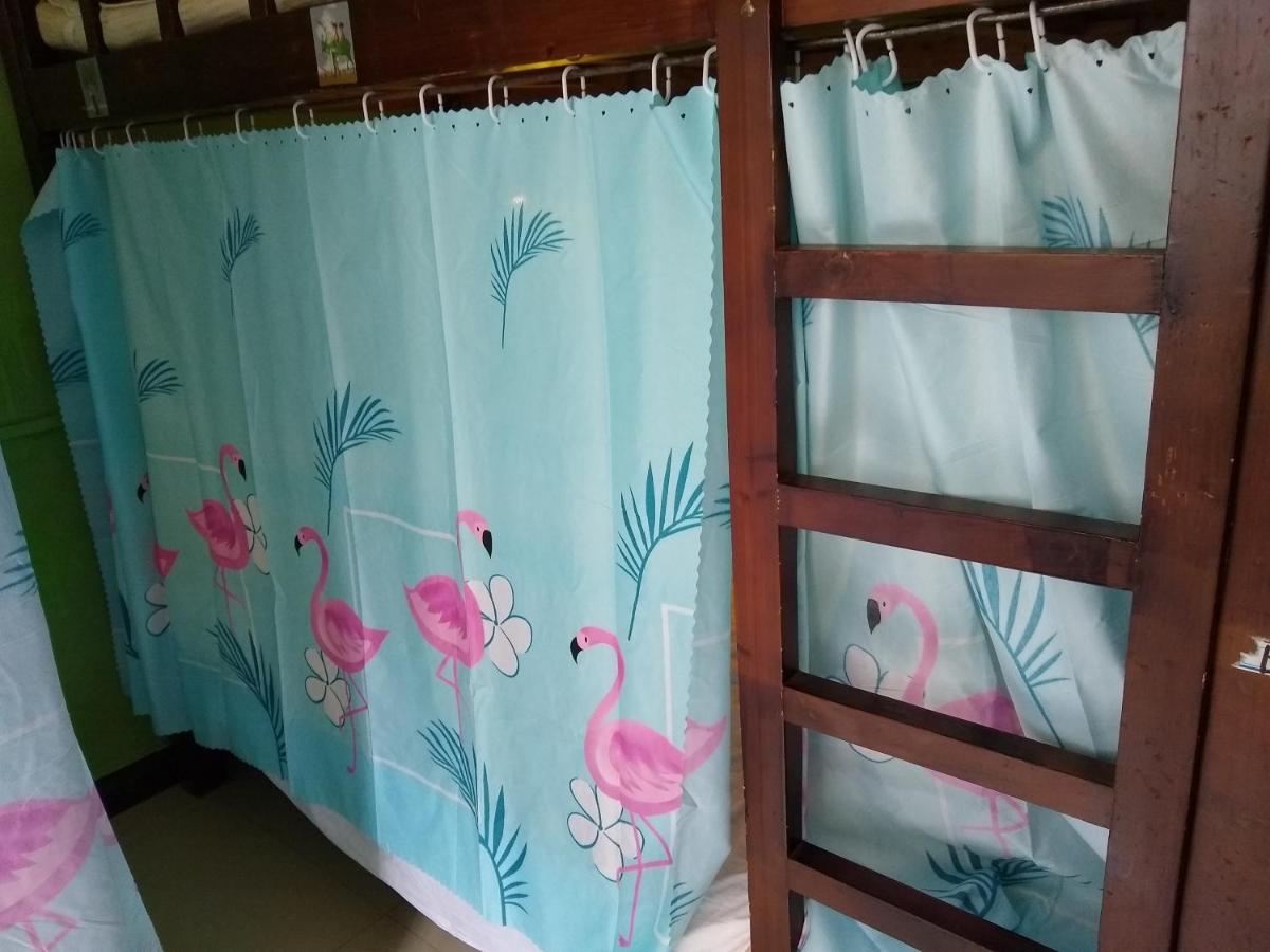 How Flower Hostel Yangshuo Exterior foto